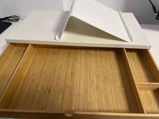 Cajón Escritorio + Alzador Portátil + lámpara