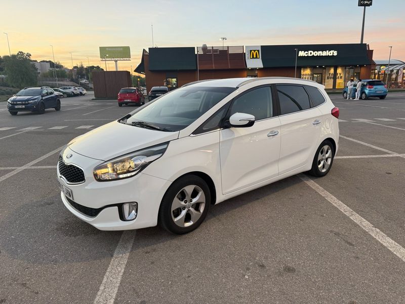 KIA Carens 2016 - foto 1