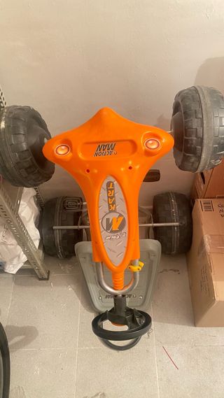 Coche de pedales Action Man