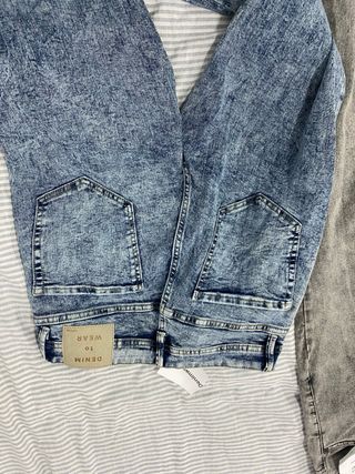 Pantalones vaqueros hombre talla S 5 € cada uno