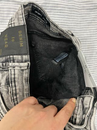 Pantalones vaqueros hombre talla S 5 € cada uno