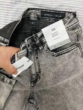 Pantalones vaqueros hombre talla S 5 € cada uno