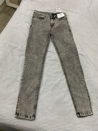 Pantalones vaqueros hombre talla S 5 € cada uno
