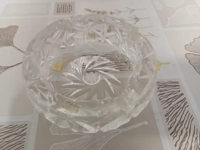 Cenicero de vidrio tallado