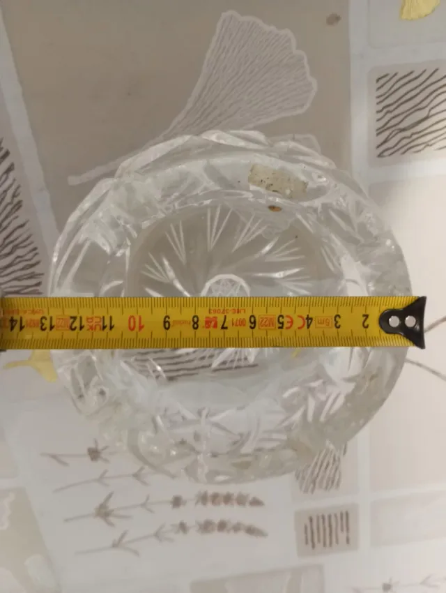 Cenicero de vidrio tallado