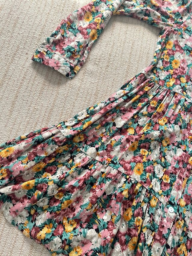 Vestido camisero estampado floral.