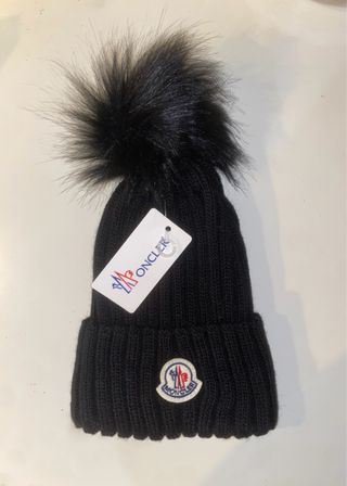 Moncler Cappello Nero con Pompon