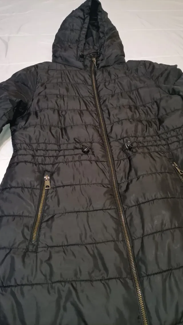 Chaqueta Zara Negra con Gorro Talla S