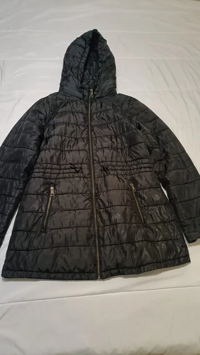 Chaqueta Zara Negra con Gorro Talla S