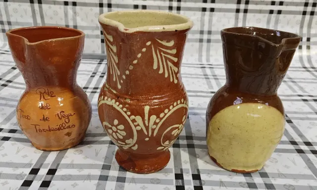 3 Jarras de barro decoradas