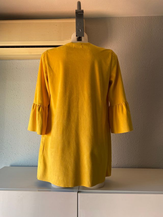Abrigo amarillo mostaza manga trompeta de Only T S