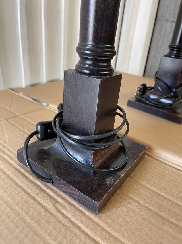 ✔ Coppia di lampade in legno massello antico