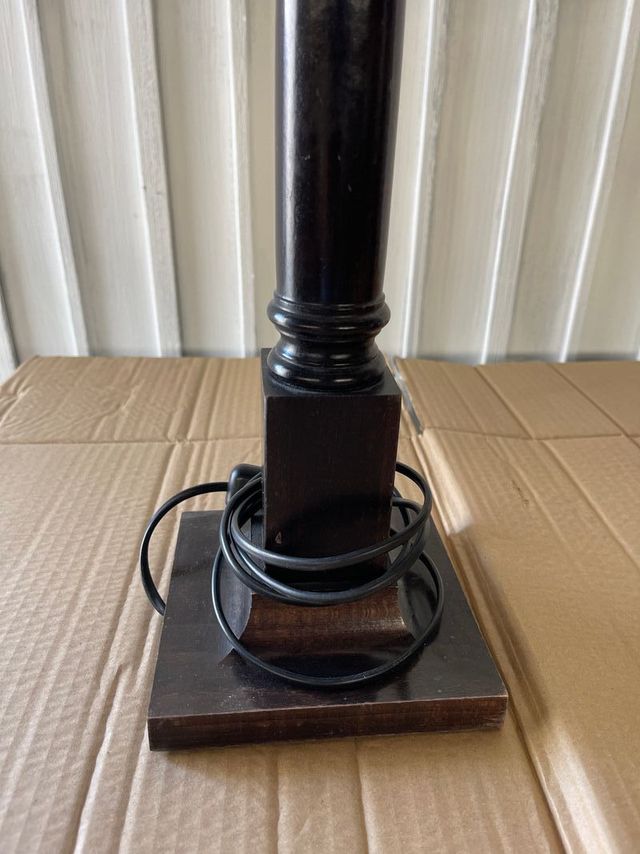 ✔ Coppia di lampade in legno massello antico