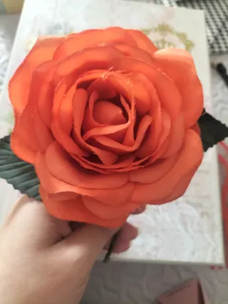 Flor de flamenca naranja.