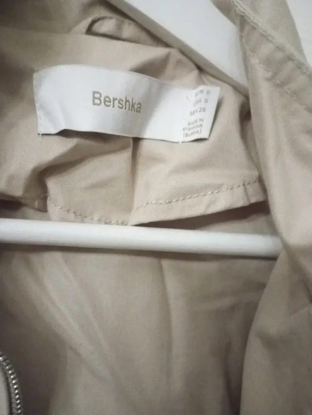 Chaqueta Bershka beige talla S
