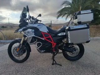 BMW F800GS y diversos extras aparte