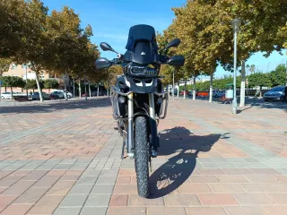 BMW F800GS y diversos extras aparte