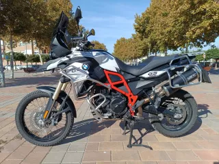 BMW F800GS y diversos extras aparte