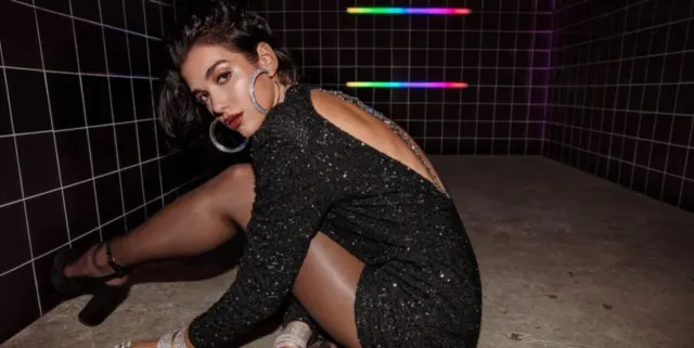 Vestido negro lentejuelas Dua Lipa