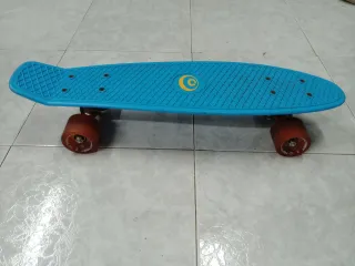 Monopatín azul para niños