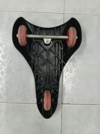 Monopatín azul para niños