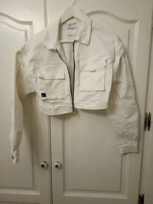 Chaqueta corta Bershka blanca Talla XS
