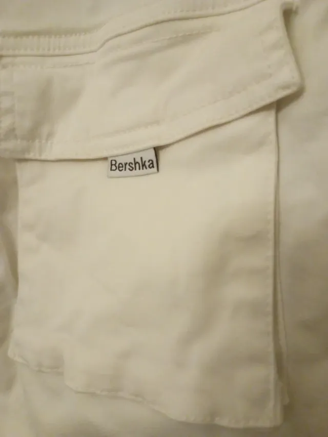 Chaqueta corta Bershka blanca Talla XS