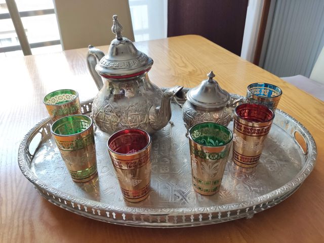 Juego de té árabe de cristal y metal