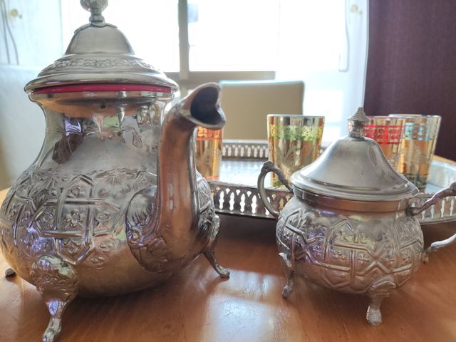 Juego de té árabe de cristal y metal