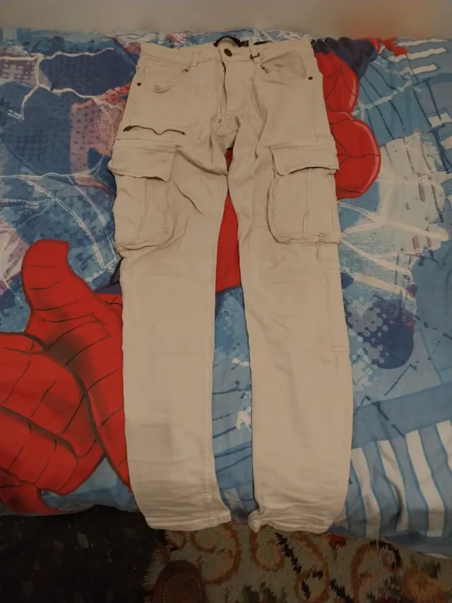 Pantalón cargo Bershka beige