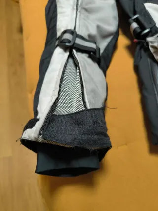 Chaqueta Moto Triumph Negra y Gris