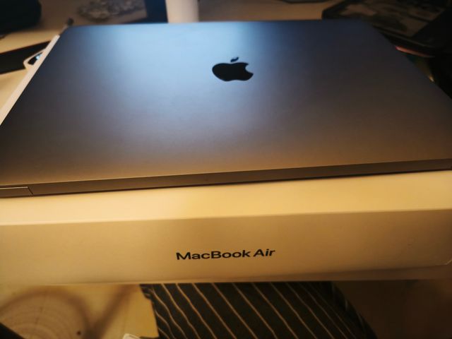 MacBook Air M1 8GB RAM 512GB SSD