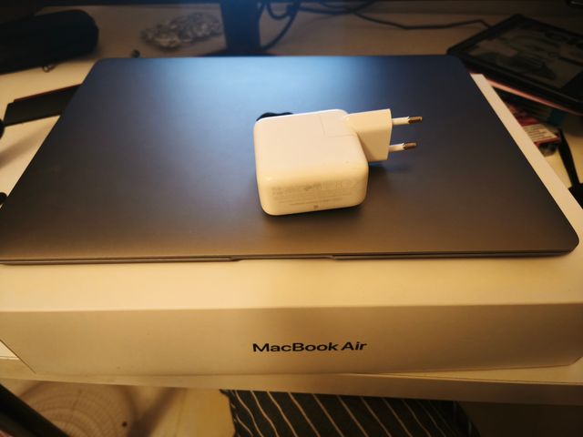 MacBook Air M1 8GB RAM 512GB SSD
