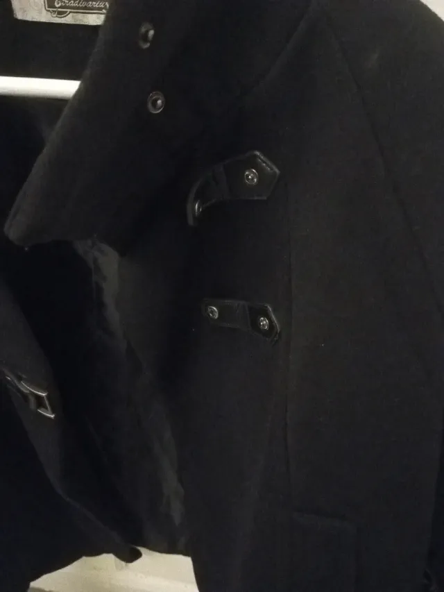 Capa corta negra T M