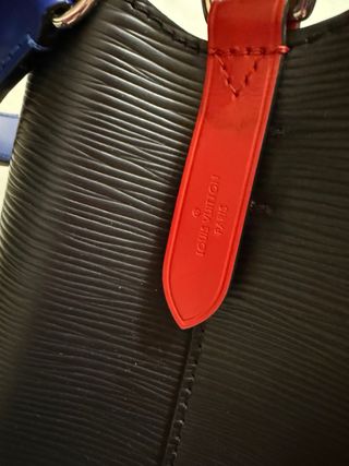 Bolso Louis Vuitton Noé Negro y Rojo