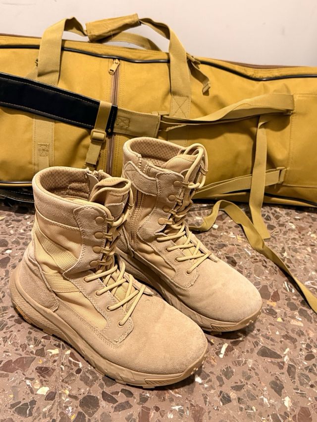 Botas militares usadas