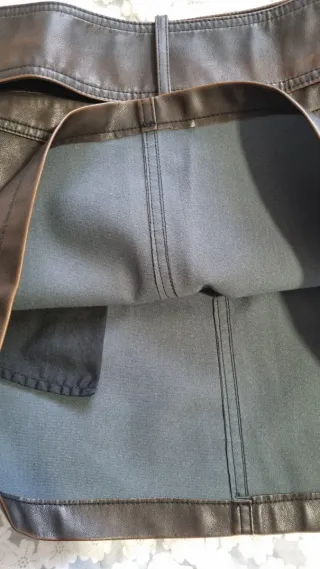 Falda efecto piel marrón talla 34