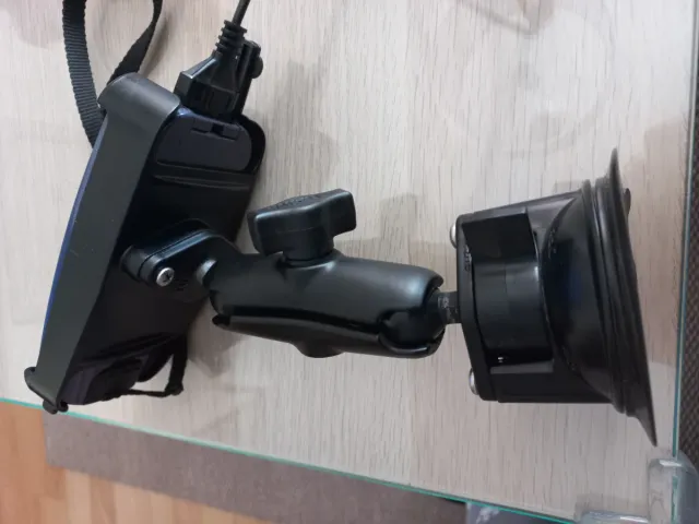 GPS Lowrance H2Oc con soporte