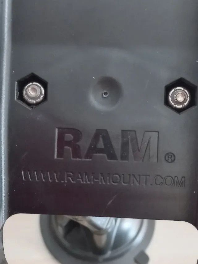 GPS Lowrance H2Oc con soporte