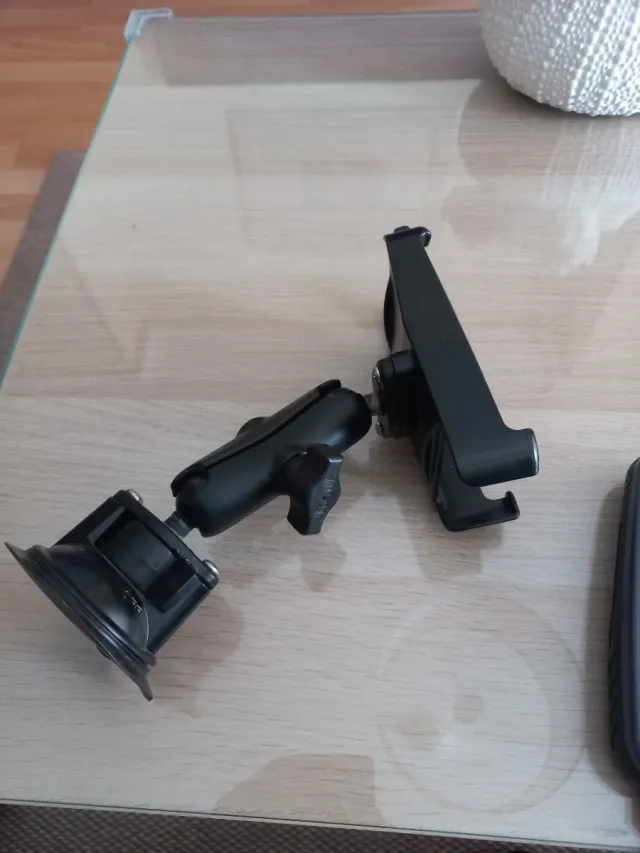 GPS Lowrance H2Oc con soporte