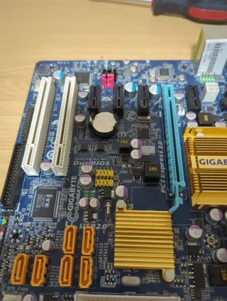 Placa Base / placa madre / mother board  Gigabyte
