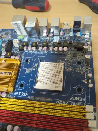 Placa Base / placa madre / mother board  Gigabyte