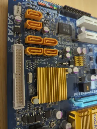 Placa Base / placa madre / mother board  Gigabyte