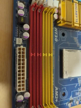 Placa Base / placa madre / mother board  Gigabyte