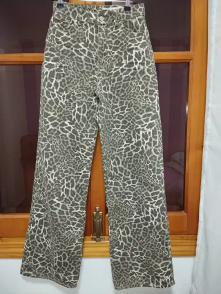 Pantalones vaqueros wide leg estampado