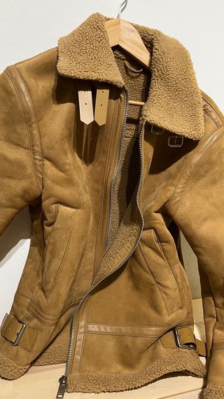 Cazadora efecto ante con borrego