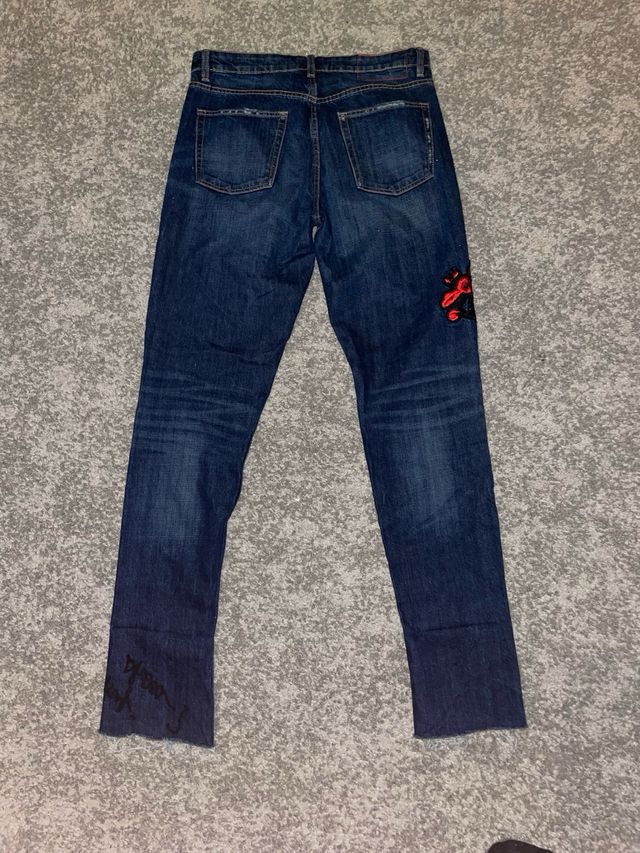 Jeans Zara Bordados Florales Rojos
