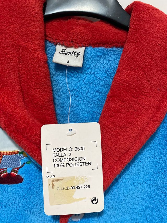 Bata azul y roja de niño talla 3 años Menity