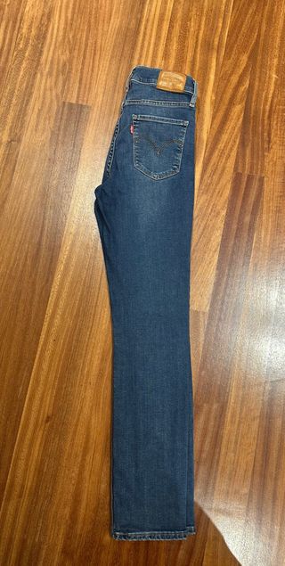 Pantalón vaquero Levi's chica W25 L30