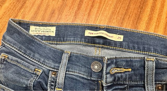 Pantalón vaquero Levi's chica W25 L30
